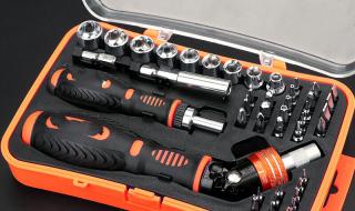 戴尔笔记本怎么拆机 戴尔笔记本怎么拆机